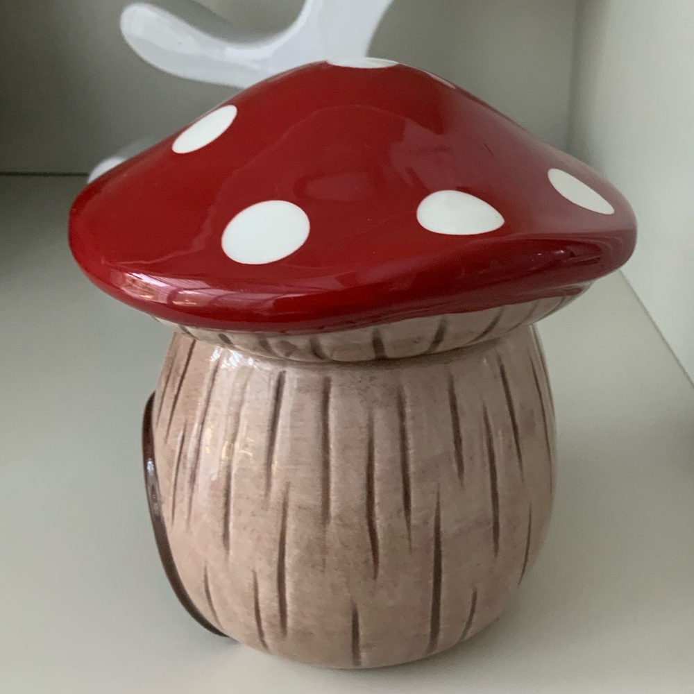Mushroom Whimsical B HARBOUR Ceramic Canisters X 2 Set Like New Kitchen Home - Picture 15 of 16